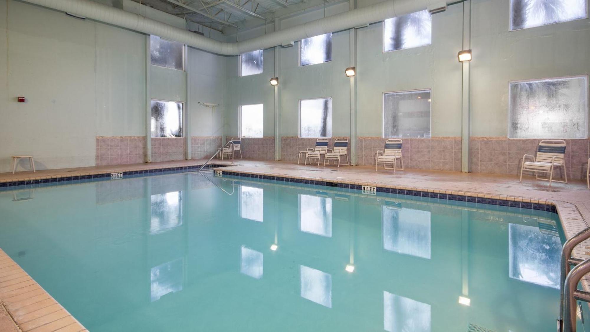 1bd/2ba Unit W/ A Bunk Alcove And Amazing Views Right On The Gulf! *
